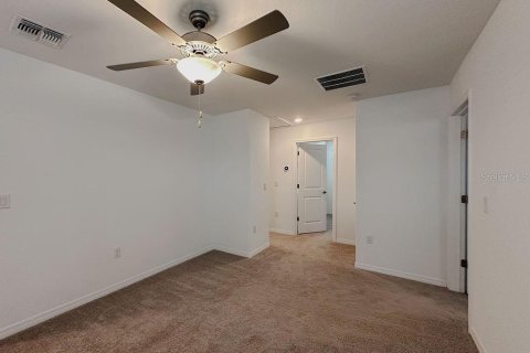 Casa en venta en Zephyrhills, Florida, 5 dormitorios, 205.78 m2 № 1743231 - foto 16
