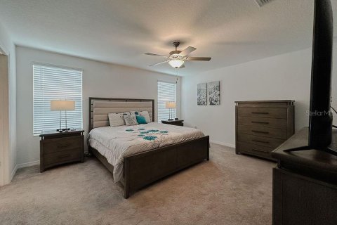 Casa en venta en Zephyrhills, Florida, 5 dormitorios, 205.78 m2 № 1743231 - foto 17
