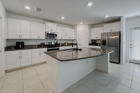 Casa en venta en Zephyrhills, Florida, 5 dormitorios, 205.78 m2 № 1743231 - foto 9