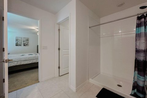 Casa en venta en Zephyrhills, Florida, 5 dormitorios, 205.78 m2 № 1743231 - foto 21