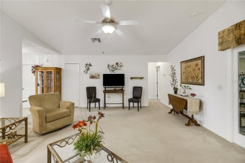House in Leesburg, Florida 2 bedrooms, 112.6 sq.m. № 2223407 - photo 9