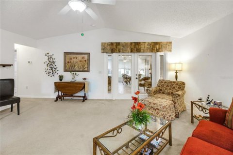 House in Leesburg, Florida 2 bedrooms, 112.6 sq.m. № 2223407 - photo 4