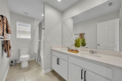 Casa en venta en Orlando, Florida, 3 dormitorios, 192.31 m2 № 2277410 - foto 17