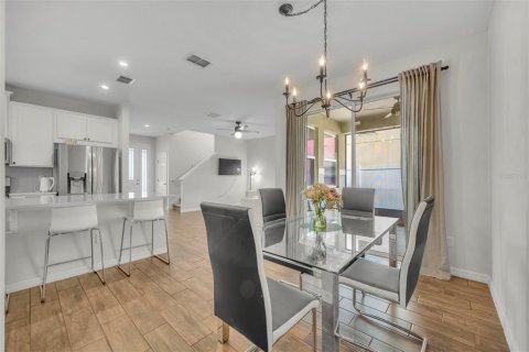 Casa en venta en Orlando, Florida, 3 dormitorios, 192.31 m2 № 2277410 - foto 11