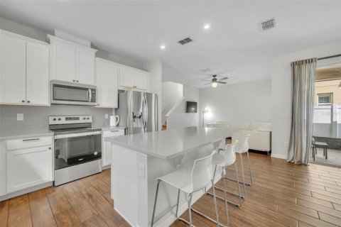 Casa en venta en Orlando, Florida, 3 dormitorios, 192.31 m2 № 2277410 - foto 6