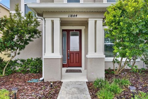 House in Orlando, Florida 3 bedrooms, 192.31 sq.m. № 2277410