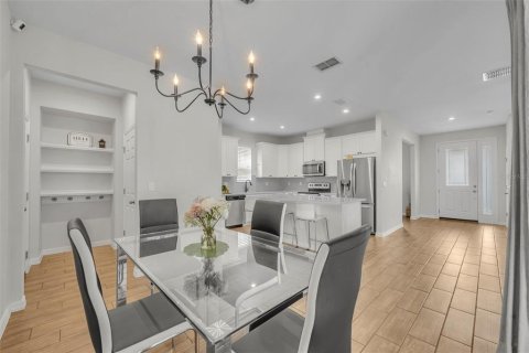 Casa en venta en Orlando, Florida, 3 dormitorios, 192.31 m2 № 2277410 - foto 10