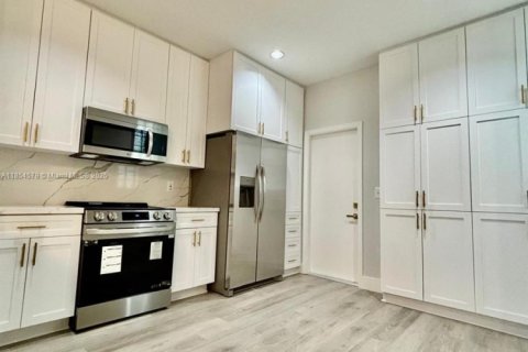 Townhouse in Weston, Florida 2 bedrooms, 117.15 sq.m. № 1882188 - photo 18