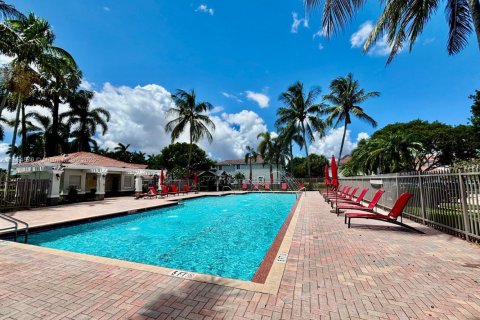 Townhouse in Weston, Florida 2 bedrooms, 117.15 sq.m. № 1882188 - photo 5