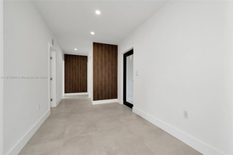 Villa ou maison à vendre à Miami, Floride: 3 chambres, 132.57 m2 № 1896146 - photo 23