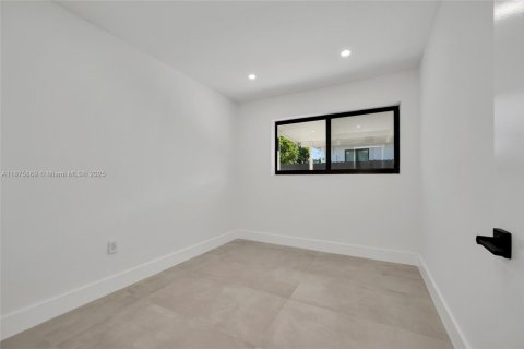 Villa ou maison à vendre à Miami, Floride: 3 chambres, 132.57 m2 № 1896146 - photo 24