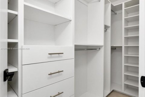 Villa ou maison à vendre à Miami, Floride: 3 chambres, 132.57 m2 № 1896146 - photo 28