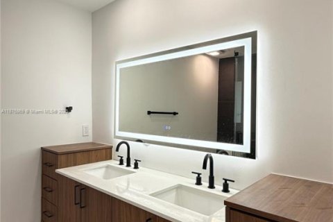 Villa ou maison à vendre à Miami, Floride: 3 chambres, 132.57 m2 № 1896146 - photo 12