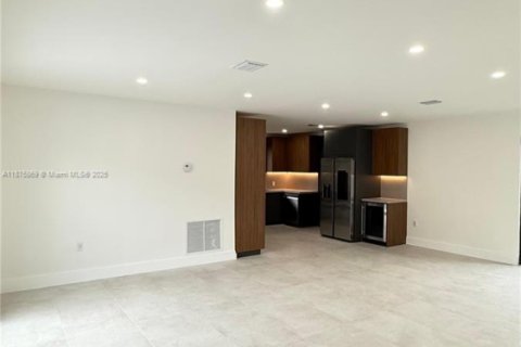 Villa ou maison à vendre à Miami, Floride: 3 chambres, 132.57 m2 № 1896146 - photo 7