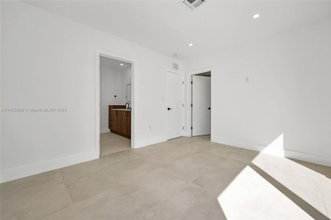 Villa ou maison à vendre à Miami, Floride: 3 chambres, 132.57 m2 № 1896146 - photo 27