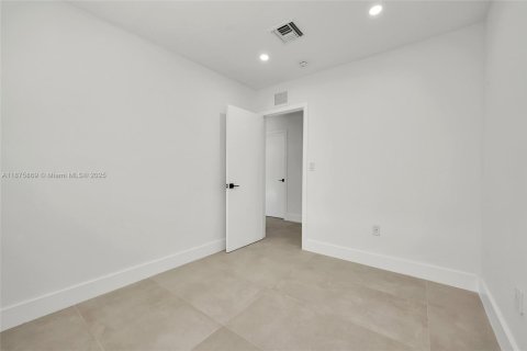 Villa ou maison à vendre à Miami, Floride: 3 chambres, 132.57 m2 № 1896146 - photo 25