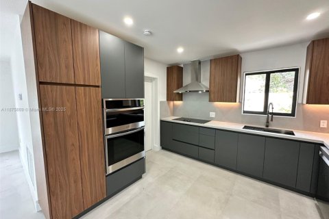 Villa ou maison à vendre à Miami, Floride: 3 chambres, 132.57 m2 № 1896146 - photo 9