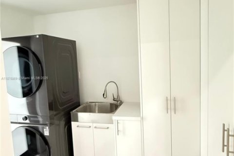 Villa ou maison à vendre à Miami, Floride: 3 chambres, 132.57 m2 № 1896146 - photo 14