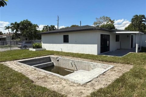 Villa ou maison à vendre à Miami, Floride: 3 chambres, 132.57 m2 № 1896146 - photo 1