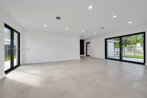 Villa ou maison à vendre à Miami, Floride: 3 chambres, 132.57 m2 № 1896146 - photo 22