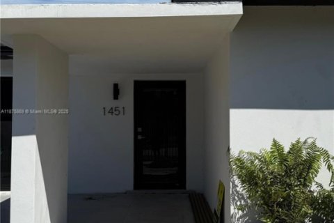 Villa ou maison à vendre à Miami, Floride: 3 chambres, 132.57 m2 № 1896146 - photo 4