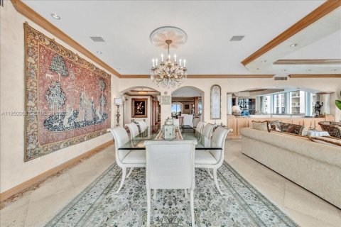 Condo in Bal Harbour, Florida, 2 bedrooms  № 2006866 - photo 11