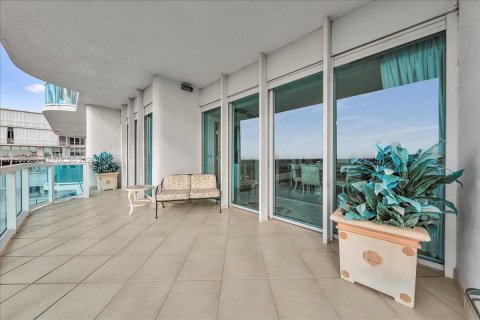Condo in Bal Harbour, Florida, 2 bedrooms  № 2006866 - photo 30
