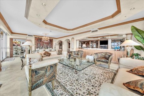 Condo in Bal Harbour, Florida, 2 bedrooms  № 2006866 - photo 10