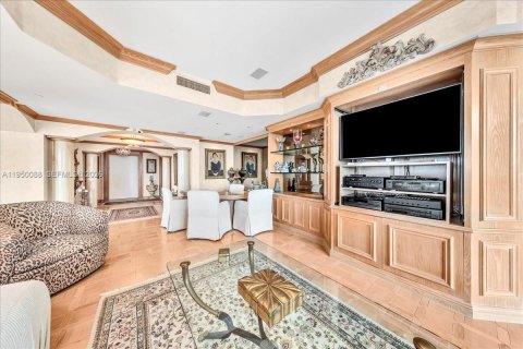 Condo in Bal Harbour, Florida, 2 bedrooms  № 2006866 - photo 19