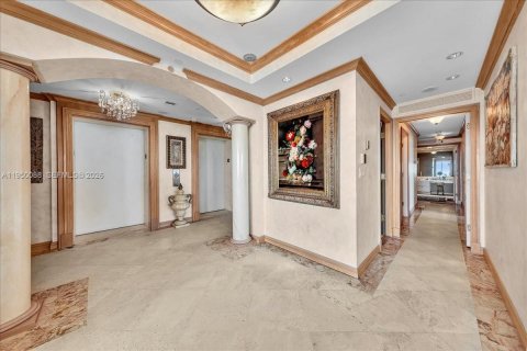 Condo in Bal Harbour, Florida, 2 bedrooms  № 2006866 - photo 14