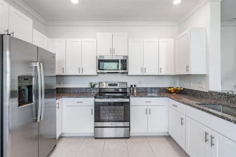 Townhouse in Land O' Lakes, Florida 2 bedrooms, 143.16 sq.m. № 1775043 - photo 13