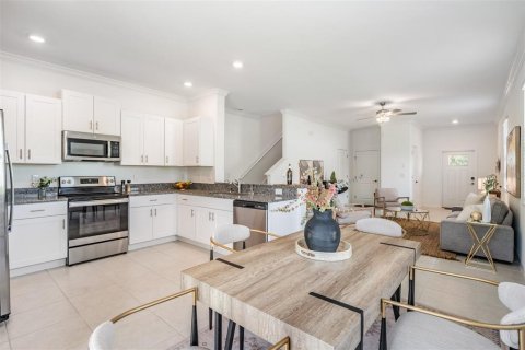 Touwnhouse à vendre à Land O' Lakes, Floride: 2 chambres, 143.16 m2 № 1775043 - photo 11