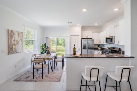 Touwnhouse à vendre à Land O' Lakes, Floride: 2 chambres, 143.16 m2 № 1775043 - photo 8