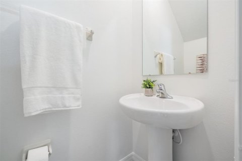 Townhouse in Land O' Lakes, Florida 2 bedrooms, 143.16 sq.m. № 1775043 - photo 16