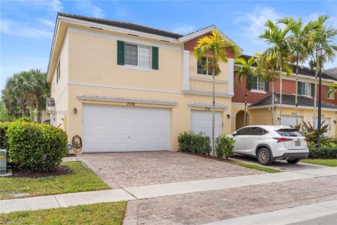 House in Davie, Florida 3 bedrooms, 158.31 sq.m. № 1766910 - photo 19