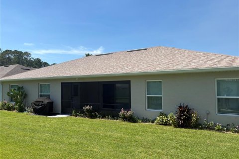 House in Palm Coast, Florida 4 bedrooms, 205.22 sq.m. № 2238136 - photo 2