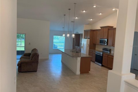 House in Palm Coast, Florida 4 bedrooms, 205.22 sq.m. № 2238136 - photo 3