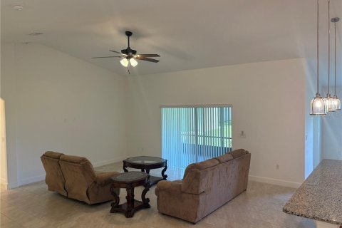 House in Palm Coast, Florida 4 bedrooms, 205.22 sq.m. № 2238136 - photo 4