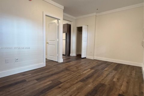 Apartamento en alquiler en Miami Beach, Florida, 1 dormitorio, 1715.63 m2 № 2011782 - foto 11