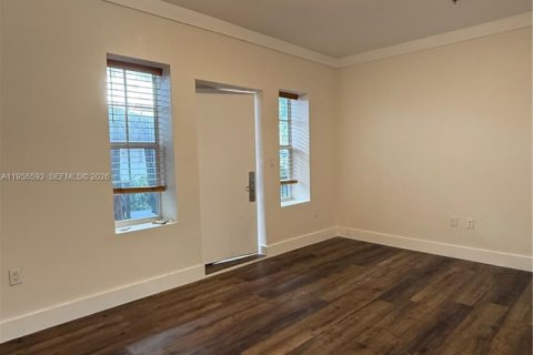 Apartamento en alquiler en Miami Beach, Florida, 1 dormitorio, 1715.63 m2 № 2011782 - foto 13