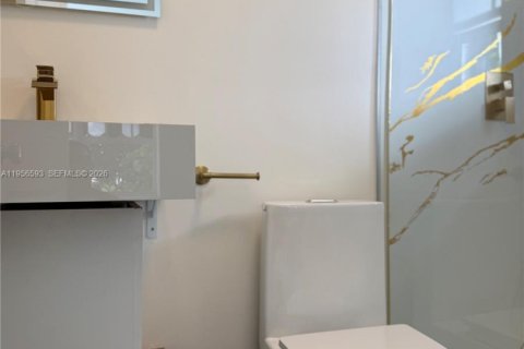 Apartamento en alquiler en Miami Beach, Florida, 1 dormitorio, 1715.63 m2 № 2011782 - foto 16