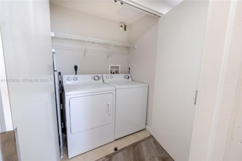 Copropriété à vendre à Aventura, Floride: 1 chambre, 79.9 m2 № 2033316 - photo 9