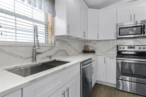 House in Ormond Beach, Florida 3 bedrooms, 231.7 sq.m. № 1526374 - photo 29