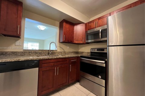 Copropriété à vendre à Lauderdale Lakes, Floride: 1 chambre, 74.32 m2 № 2056857 - photo 5