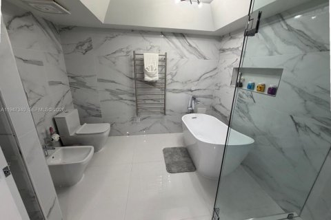 Купить кондоминиум в Майами-Бич, Флорида 2 спальни, 140.28м2, № 2003530 - фото 23