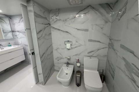 Купить кондоминиум в Майами-Бич, Флорида 2 спальни, 140.28м2, № 2003530 - фото 11