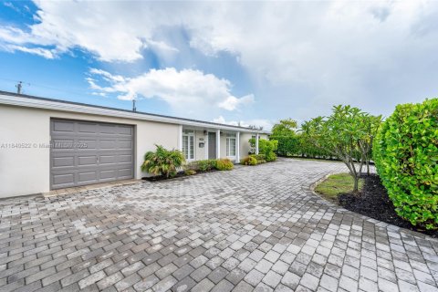 Casa en venta en Miami, Florida, 4 dormitorios, 158.31 m2 № 1829011 - foto 7