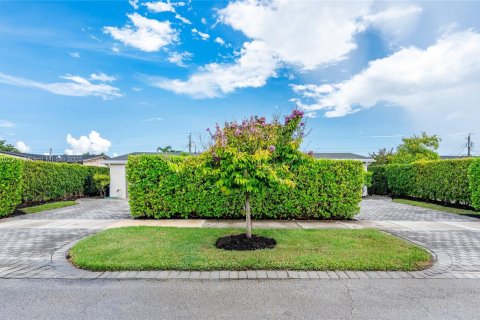 Casa en venta en Miami, Florida, 4 dormitorios, 158.31 m2 № 1829011 - foto 8
