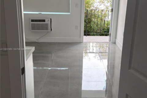 Appartement à louer à Miami Beach, Floride: 1 chambre, 812.52 m2 № 1976875 - photo 9