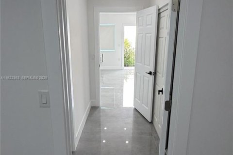 Appartement à louer à Miami Beach, Floride: 1 chambre, 812.52 m2 № 1976875 - photo 5